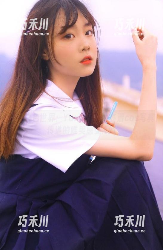 漫步白色世界：Yuna (윤아)高清cos写真传递的唯美感受.txt
